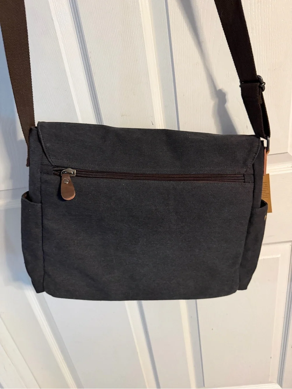 Men’s Ravuo Black Canvas Messenger Bag